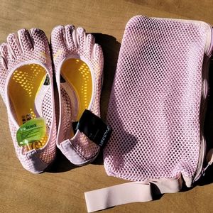 NWT Vibram FiveFingers Vi-B Pale Mauve toe shoes